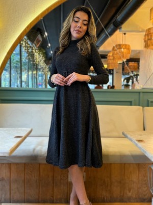 Hynova Kadın Uzun Kollu Balıkçı Yaka Kemer Detaylı Yumoş Midi Elbise