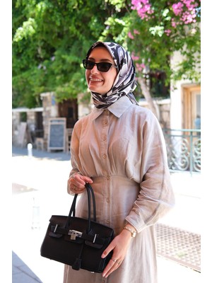 Siyah Kilit Toka Detaylı El Çantası