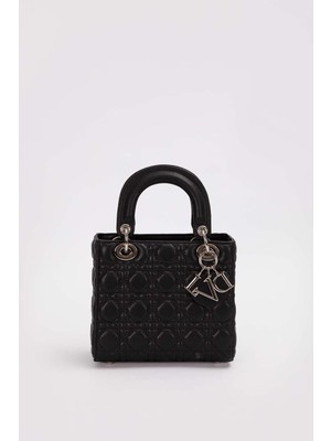 Siyah Logo Aksesuar Detaylı El Çantası