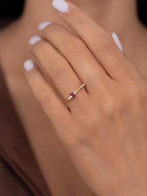 14 Ayar Altın Pembe Baget Taşlı Düz Yüzük