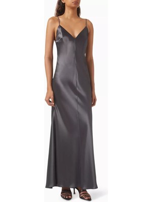 Saten Slip Maxi Elbise, V Yaka, Ince Askılı ve Zarif Siluet