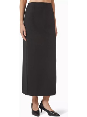 Düz Kesim Maxi Etek, Yırtmaçlı ve Zarif Siluet