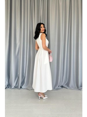 Beyaz Önü Dantel Detaylı Kemerli Elbise