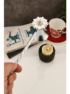 Şirin Papatya Figürlü Metal Mum Söndürme Aleti, Gümüş Renk, Beyaz Detay