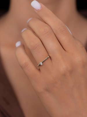 Bayar Gold 14 Ayar Altın Beyaz Baget Taşlı Düz Yüzük