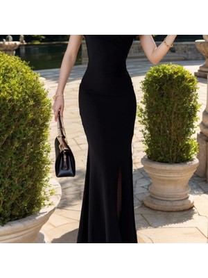 Kadın Dalgıç Kumaş Kayık Yaka ve Dekolte Detaylı Elbise