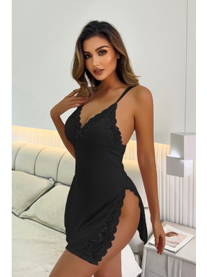 Merry See Dantelli Yanlardan Derin Yırtmaçlı Gecelik