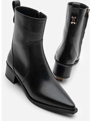 Marjin Kadın Sivri Burun Altın Detaylı Topuklu Bot Kenor Siyah