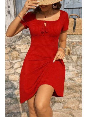 Sensuelle Kadın Kısa Kollu Kare Yakalı Bağcıklı Kaşkorse Elbise