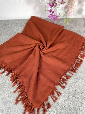 Kiremit Püsküllü Yazma Eşarp – Pamuklu, Şık ve Rahat Kullanım