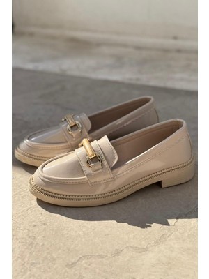 Duvra Rugan Bej Gold Toka Detaylı Kadın Loafer