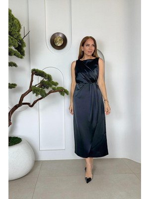 G1531 Drape Detaylı Kolsuz Saten Elbise Siyah