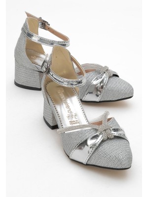 Ccway Çocuk Gümüş Kurdeleli Taşlı Topuklu Sandalet PU Deri Malzeme Erkek Kullanıcı İçin Şık Tasarım