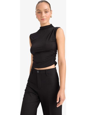 DeFacto Slim Fit Dar Kesim Yarım Balıkçı Yaka Kolsuz Bluz F6908AX25AU