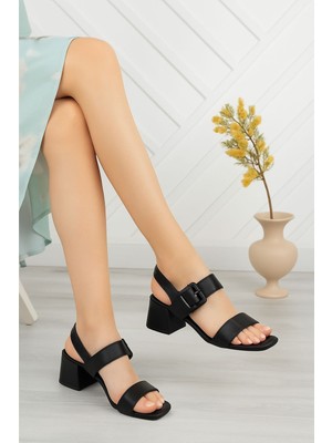 Günlük Kadın Topuklu Sandalet -  Siyah Tokalı Şık ve Rahat Yazlık Ayakkabı