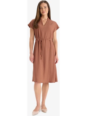 DeFacto Regular Fit V Yaka Bağlamalı Midi Elbise F4673AX25HS