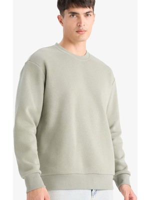 DeFacto Relax Fit Bisiklet Yaka Kalın İçi Yumuşak Tüylü Basic Sweatshirt T5139AZ25AU
