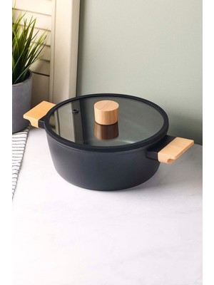 Cookwood Black Indüksiyon Tabanlı Ahşap Kulplu Kapaklı Seramik Derin Tencere 20 cm