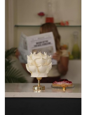 Krem Eva Gül Tasarım Kablosuz Şarjlı Masa Lambası - Alt Parlak Gold