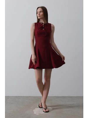 Fiyonk Detay Sıfır Kollu Mini Elbise - Bordo