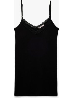 Dantel Detaylı V Yaka Ince Askılı Mini Gecelik