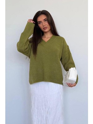 Madmext Yağ Yeşili V Yaka Kadın Triko Kazak MG2501 Uzun Kol Günlük Stil Desenli