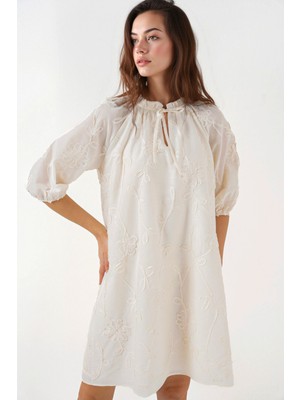 Hiccup Kadın BDART Bağcıklı Dantel İşlemeli Mini Elbise Krem Doğal