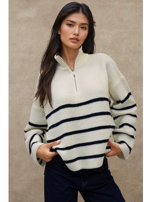 Hiccup Kadın Çizgili Uzun Kollu Dik Yaka Fermuarlı Yumuşak Triko Kazak Beyaz