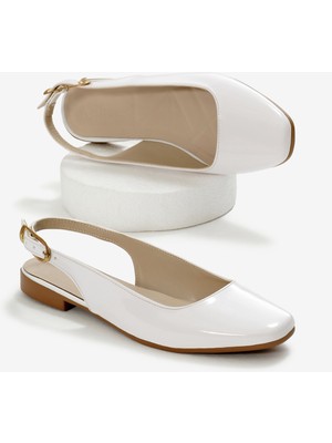 Kadın Beyaz Arkası Açık Tokalı Babet