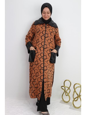 41423 Kap Önden ve Cep Detaylı Fermuarlı Deri Görünümlü Yaka Cep ve Kol Ucu Deri Görünümlü Baskılı Spor Kap