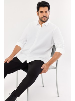 Altınyıldız Classics Erkek Beyaz Non-Iron Ütülemesi Kolay Terletmez Pamuklu Slim Fit Dar Kesim Klasik Yaka Gömlek