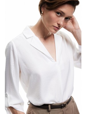 Koton Ceket Yaka Katlama Detaylı 3/4 Kollu Saten Bluz 6WAK60004PW