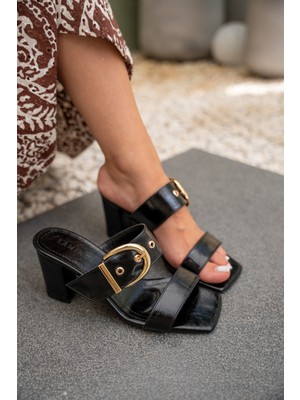 Most Siyah Gold Toka Detaylı Kadın Terlik
