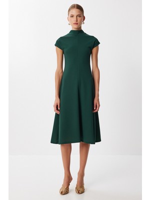 Dik Yaka Kloş Midi Örme Elbise LUB0223 Zümrüt Yeşili
