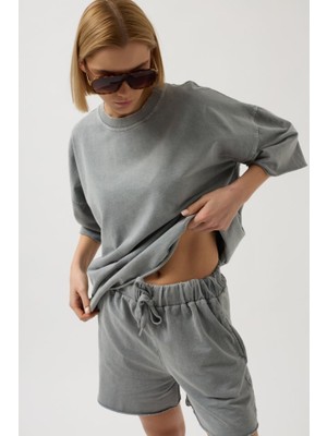 Lazer Kesim Bağcık Detay Şort