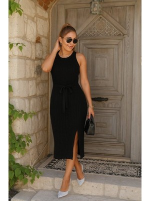 Gökyüzü Moda Kadın Askılı Omuzlardan Açık Belden Kuşaklı Yandan Yırtmaçlı Triko Elbise