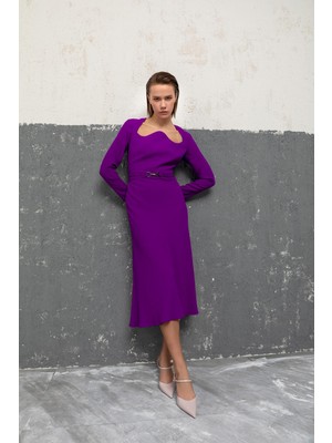 Yaka Detaylı Kemerli Elbise 26W40884