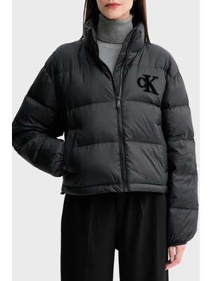 Calvin Klein Kapitoneli Logolu Boxy Fit Dik Yaka Şişme Ceket LV047D503GUB1 Bayan Ceket LV047D503G Ub1