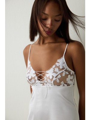 Kırık Beyaz Bridal Dantelli V Yaka Kısa Çeyizlik Gecelik
