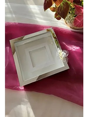 Gümüş Pleksi Kaplı Ledli Derin Çerçeve Gül Tasarımlarınız Için
