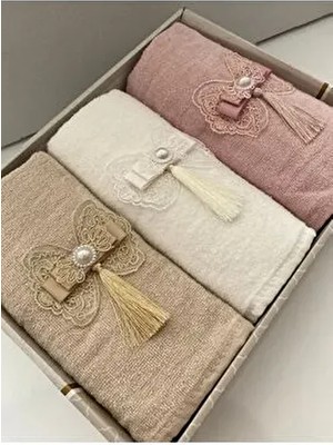 ayhanhome 3'lü Fiyonklu Püsküllü Kutulu Kadife El ve Yüz Havlusu 50X90 cm Ekstra Yumuşak