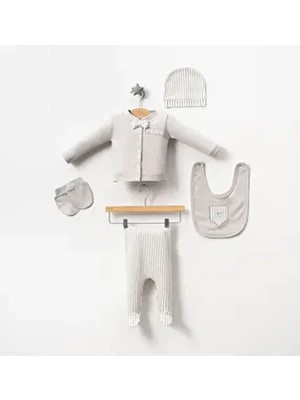 Kutulu - Papyonlu % 100 Pamuk Yenidoğan Bebek Kıyafetleri 5'li Hastane Çıkışı Seti