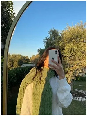 Butik Yeşil Puffy Atkı Kadınlar İçin Tüm Yaş Gruplarına Uygun Şık Sezonluk Aksesuar