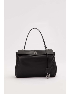 Siyah Çevirme Kilit Aksesuarlı Omuz Çantası