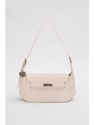 Krem Kalp Aksesuar Detaylı Omuz Çantası