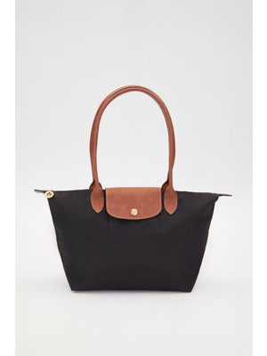 Siyah Deri Kapaklı Uzun Askılı Omuz Çantası