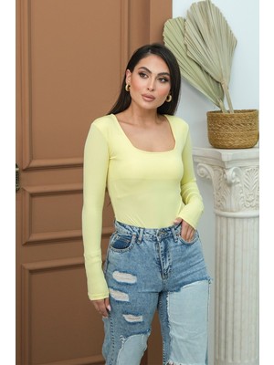 Kadın Body Uzun Kollu Kare Yaka Alttan Çıtçıtlı Slim Fit Bluz