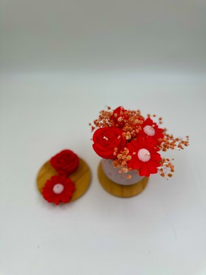 Byr Vazoda Gül ve Papatya 4'lü Dekoratif Mum 3D