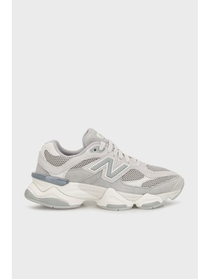 New Balance Gri Deri Sneaker Ayakkabı Kalın Kauçuk Taban ile Hafif ve Esnek