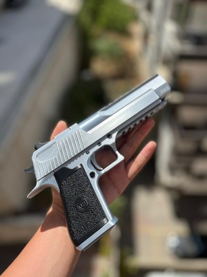 Desert Eagle Model Gri Parlak Metalik Dekoratif Tabanca